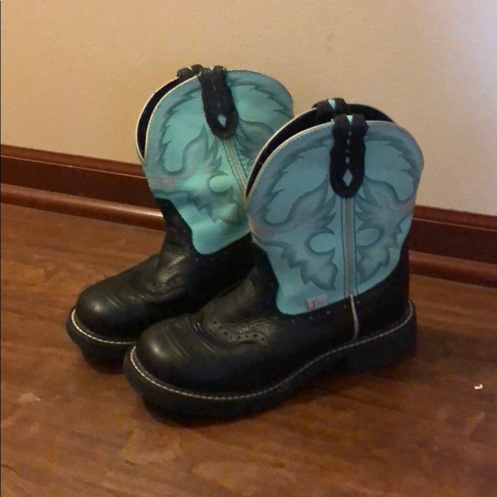 boots only worn a few times